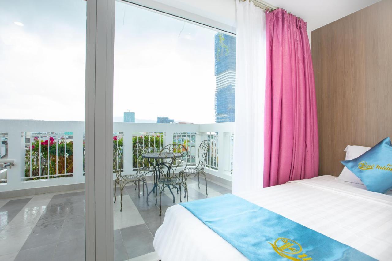 Que Huong Hotel Куинён Экстерьер фото